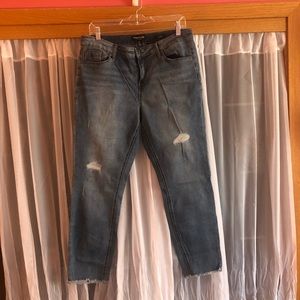 Kenneth Cole Cropped Jeans